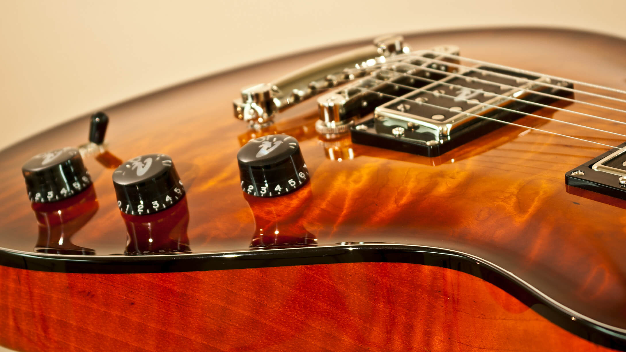 High gloss finish on a carved top of the Duke Classic