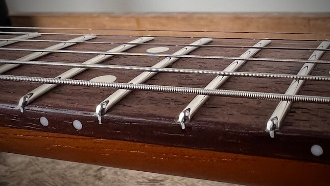 How do the frets affect to playability?